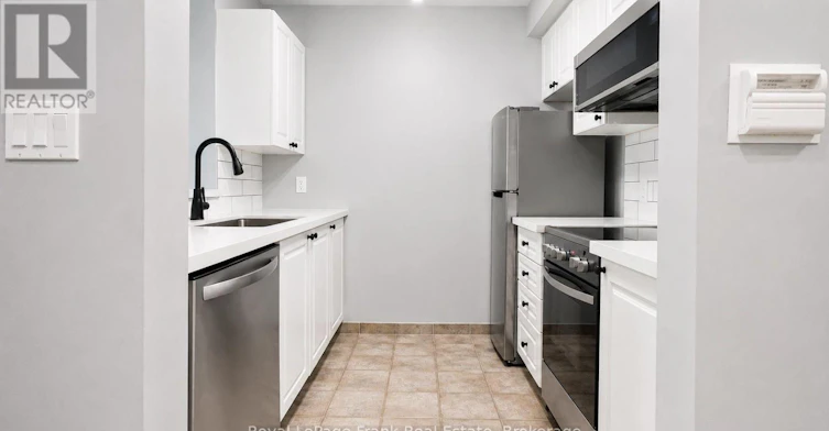 1002-1 Lee Centre Drive, Toronto, ON, M1H 3J2 - 12
