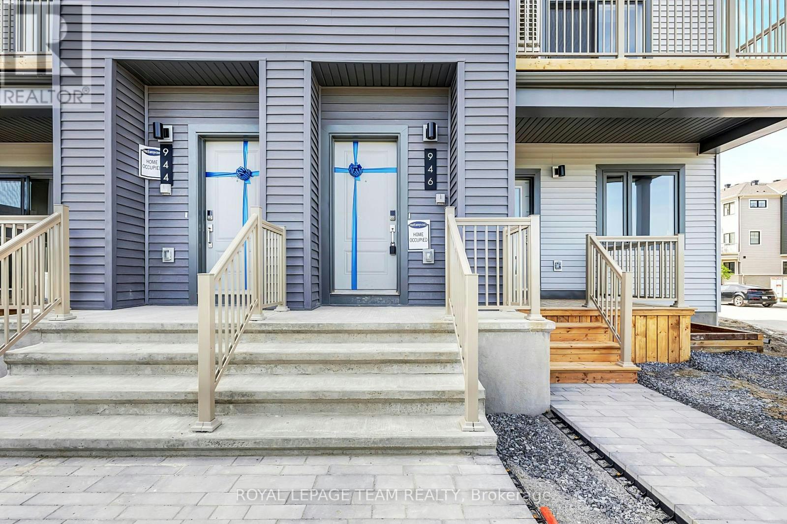 946 Chapman Mills Drive, Ottawa, ON, K2J 7P4 - 2