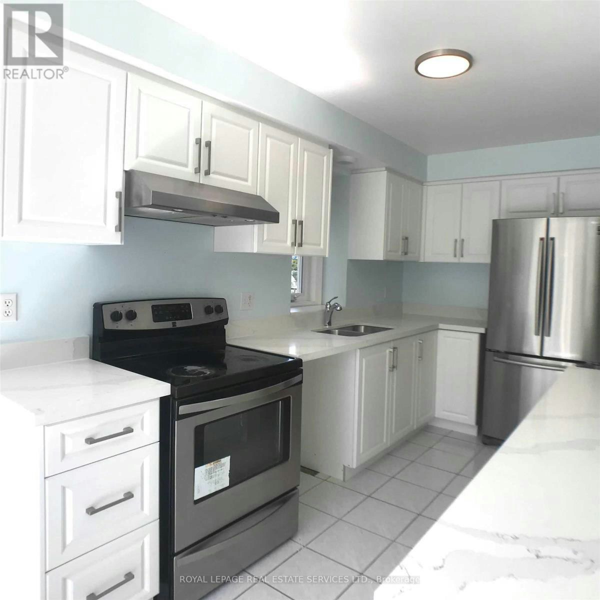 5252 Bushelgrove Circle, Mississauga, ON, L5M 6C5 - 5