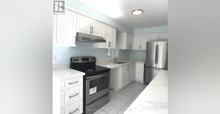 5252 Bushelgrove Circle, Mississauga, ON, L5M 6C5 - 5
