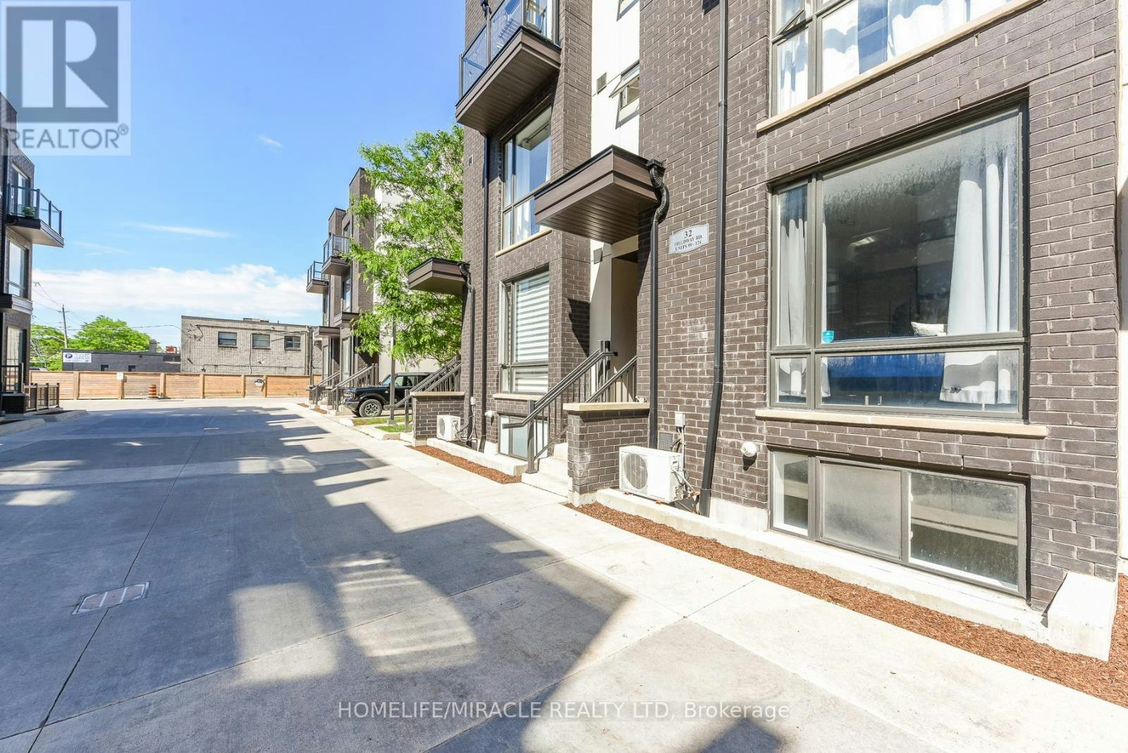 122-32 Fieldway Road, Toronto, ON, M8Z 0E3 - 4