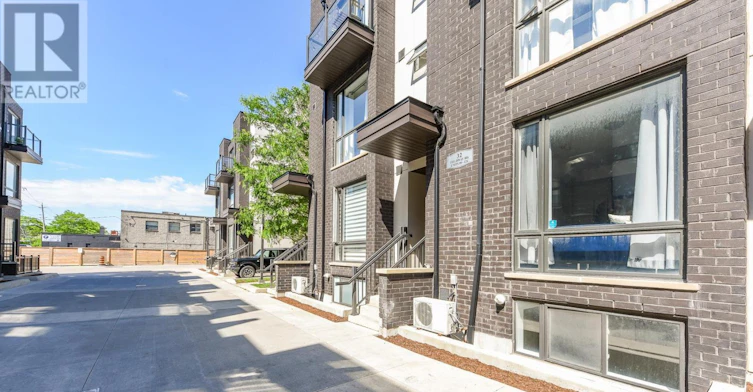 122-32 Fieldway Road, Toronto, ON, M8Z 0E3 - 4