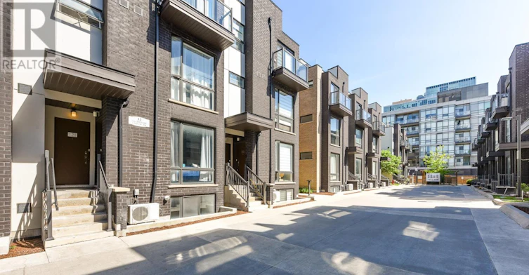 122-32 Fieldway Road, Toronto, ON, M8Z 0E3 - 2