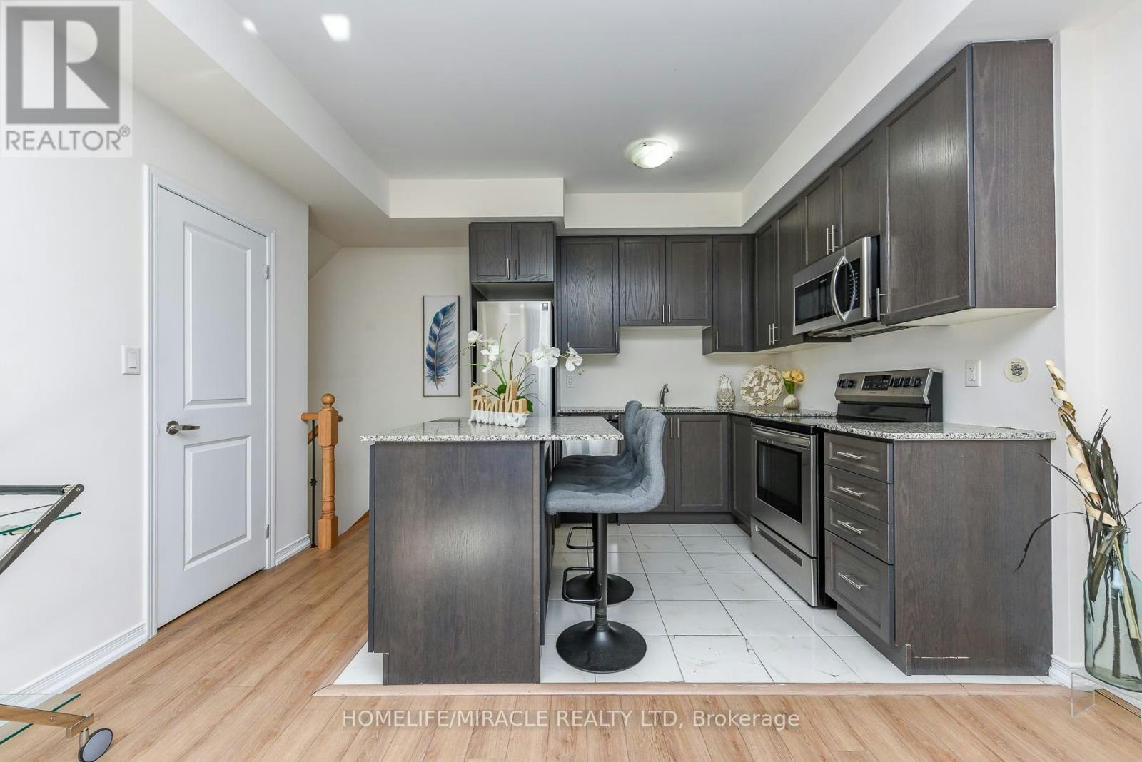 122-32 Fieldway Road, Toronto, ON, M8Z 0E3 - 16