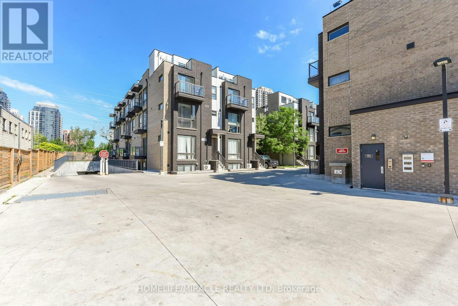 122-32 Fieldway Road, Toronto, ON, M8Z 0E3 - 7