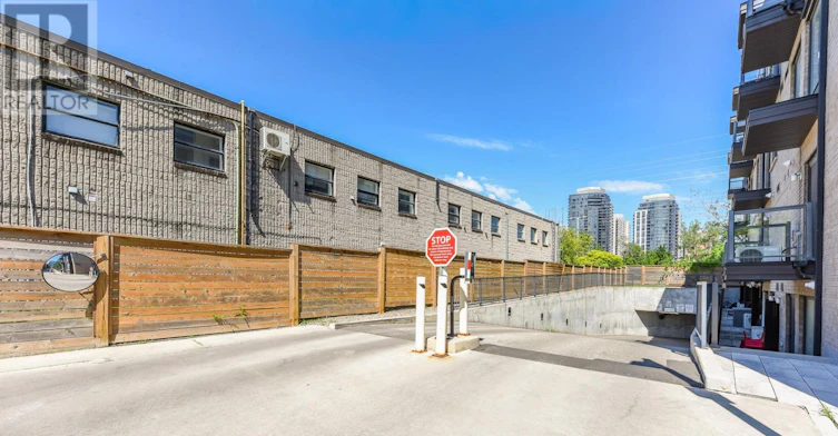 122-32 Fieldway Road, Toronto, ON, M8Z 0E3 - 5