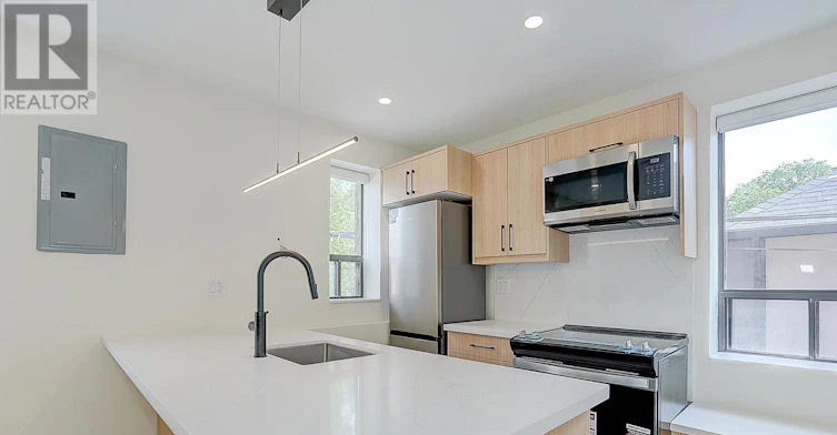 201-240 Durie Street, Toronto, ON, M6S 3G1 - 11