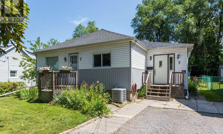 7 Valleyview Crescent