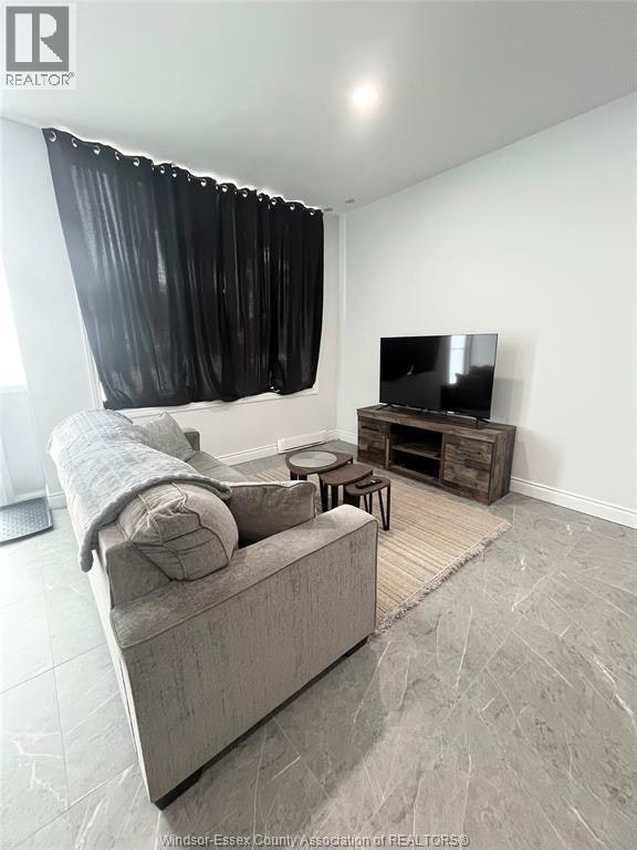 MAIN-806 Ottawa Street, Windsor, ON, N8X 2C6 - 4