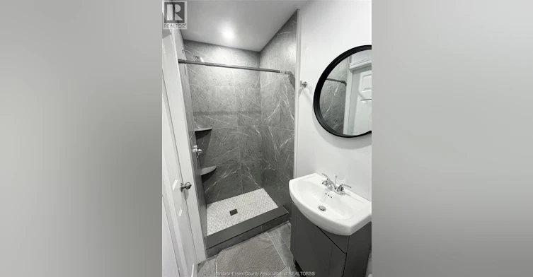 MAIN-806 Ottawa Street, Windsor, ON, N8X 2C6 - 10