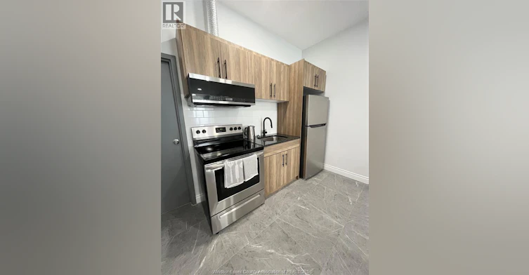 MAIN-806 Ottawa Street, Windsor, ON, N8X 2C6 - 8