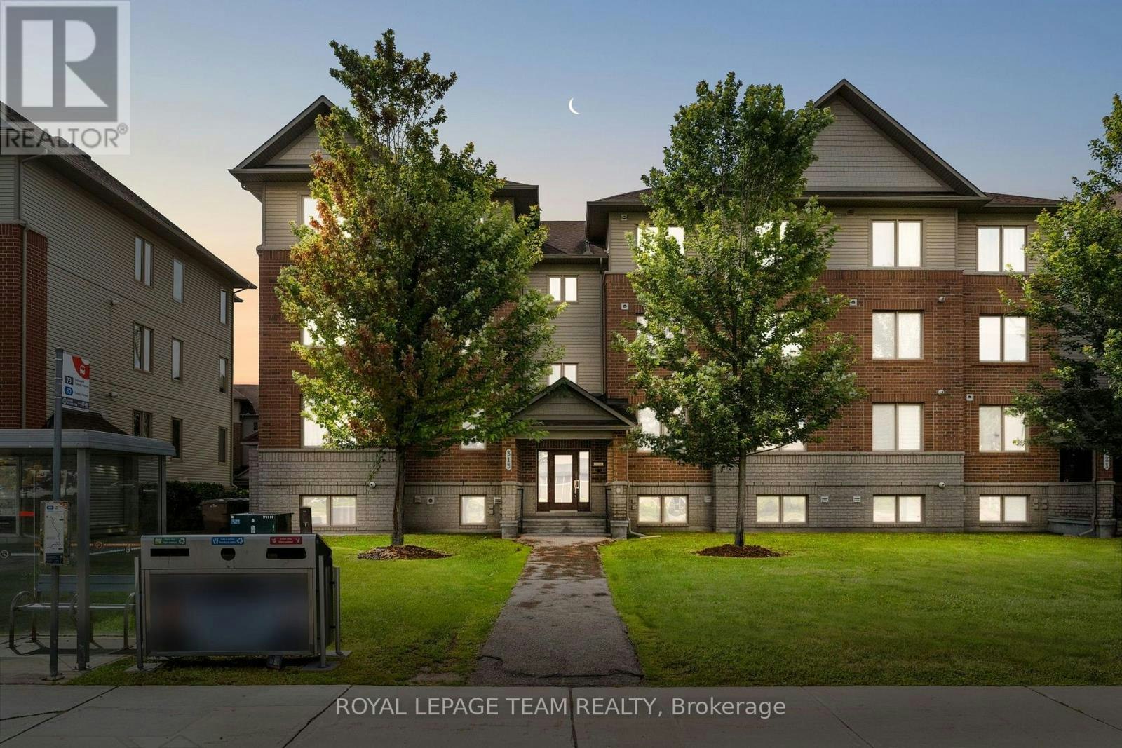 2-313 Cresthaven Drive, Ottawa, ON, K2G 4R5