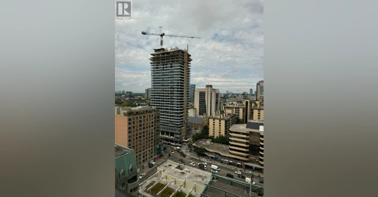1802-238 Simcoe Street, Toronto, ON, M5T 0E2 - 3