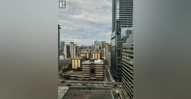 1802-238 Simcoe Street, Toronto, ON, M5T 0E2