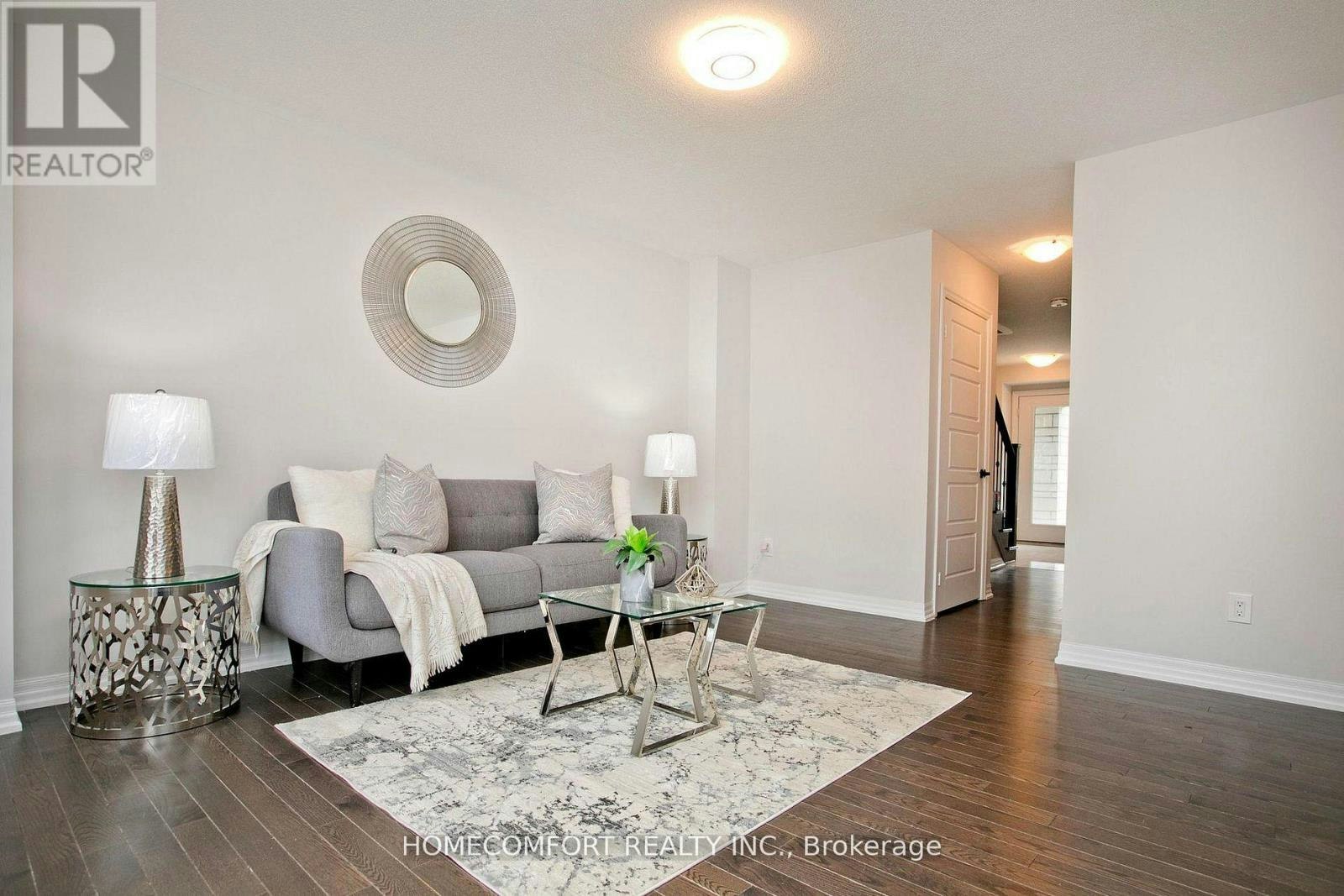 42 Vantage Loop, Newmarket, ON, L3X 0K6