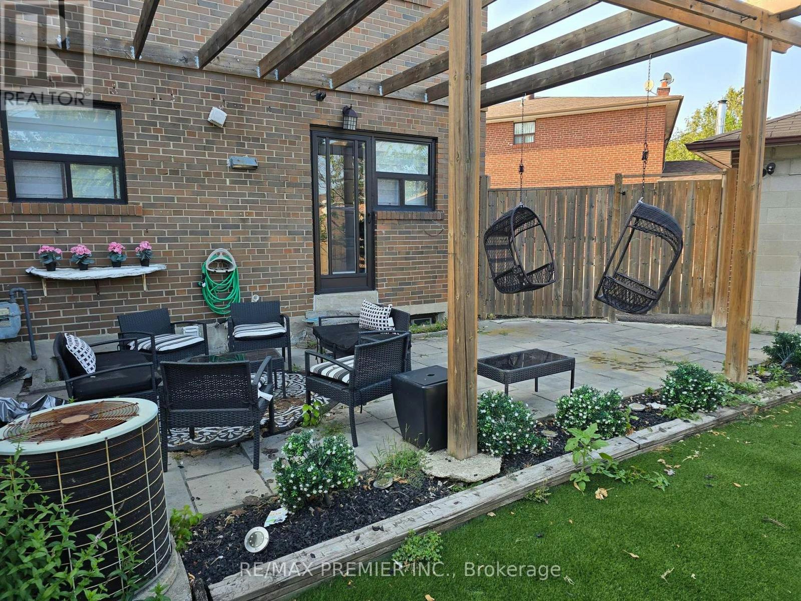 MAIN-21 Elnathan Crescent, Toronto, ON, M9L 2G2 - 23
