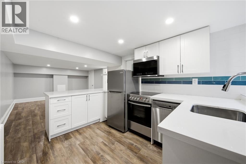 3R-1 Kingswood Road, Toronto, ON, M4E 3N4 - 4