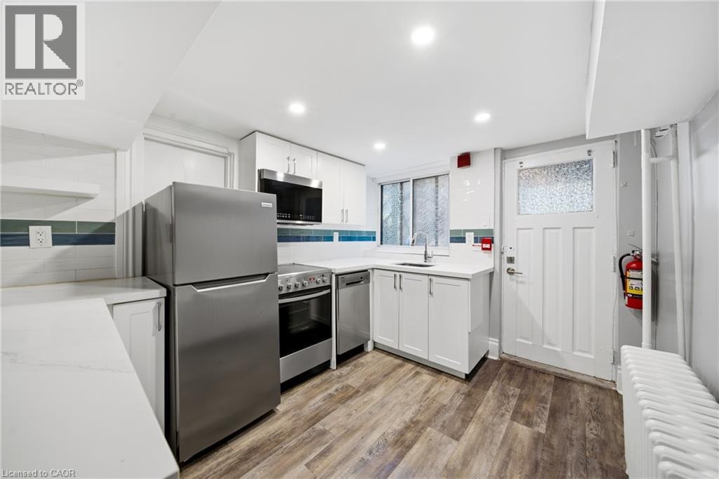 3R-1 Kingswood Road, Toronto, ON, M4E 3N4 - 5