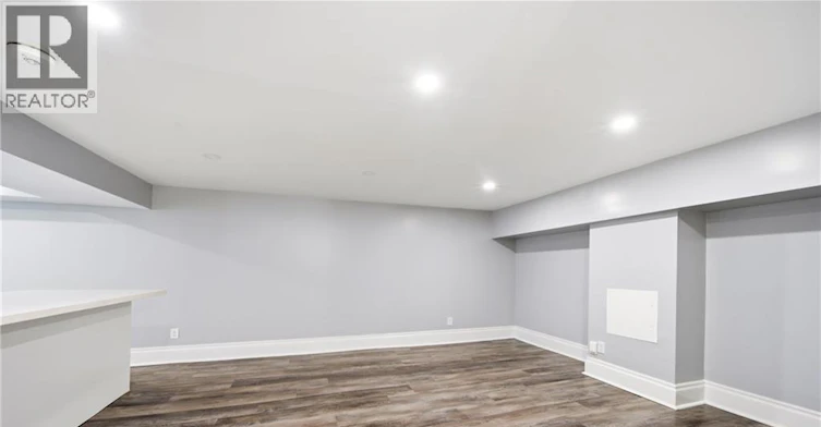 3R-1 Kingswood Road, Toronto, ON, M4E 3N4 - 11
