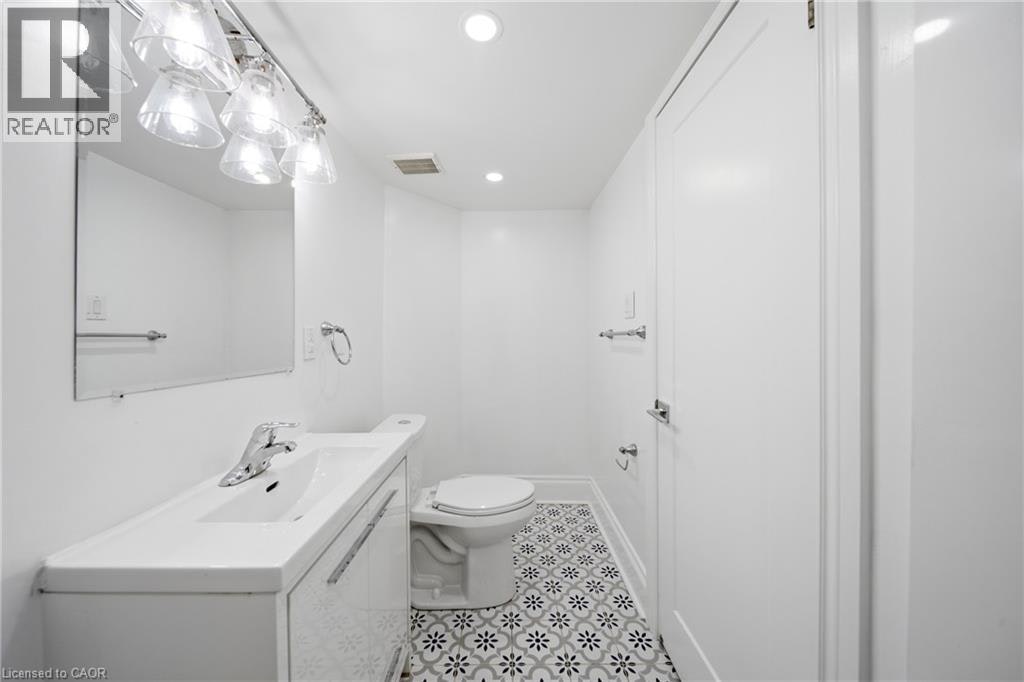 3R-1 Kingswood Road, Toronto, ON, M4E 3N4 - 14