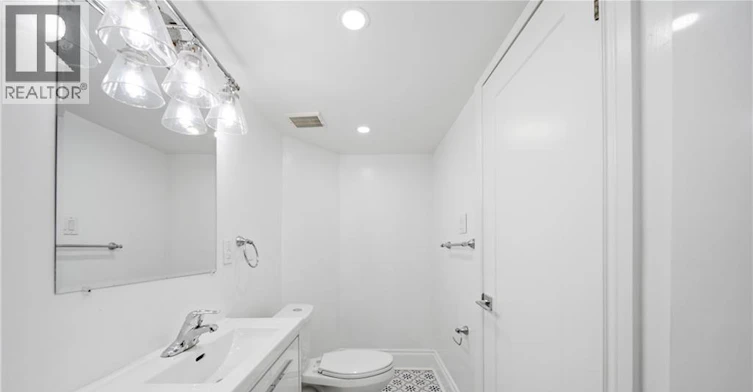 3R-1 Kingswood Road, Toronto, ON, M4E 3N4 - 14
