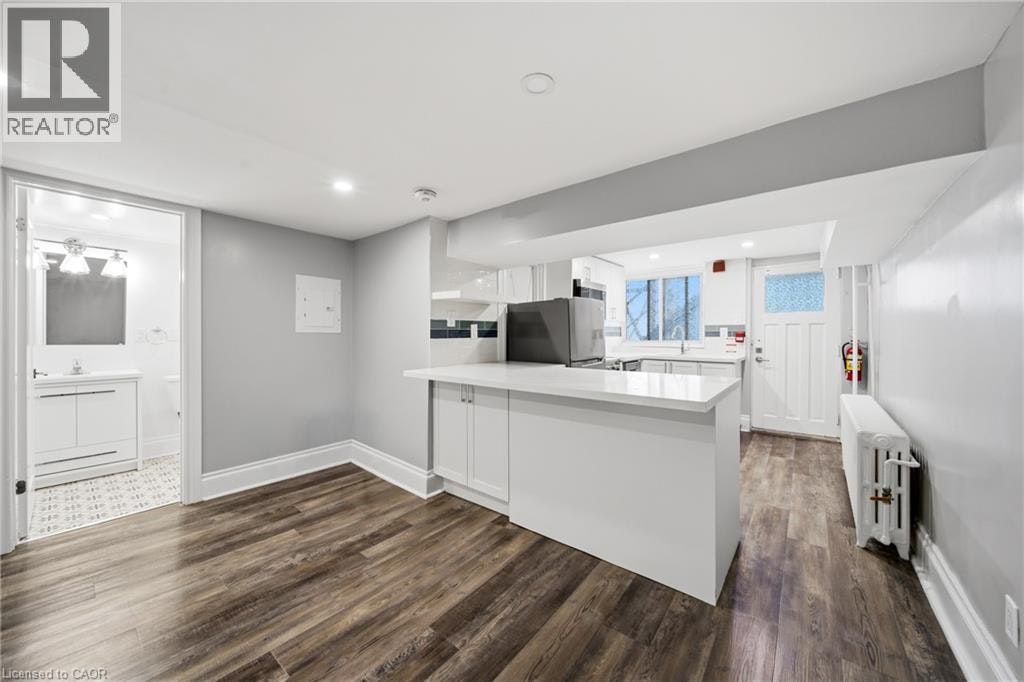 3R-1 Kingswood Road, Toronto, ON, M4E 3N4 - 12