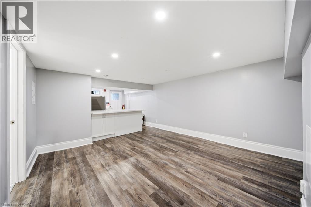 3R-1 Kingswood Road, Toronto, ON, M4E 3N4 - 10