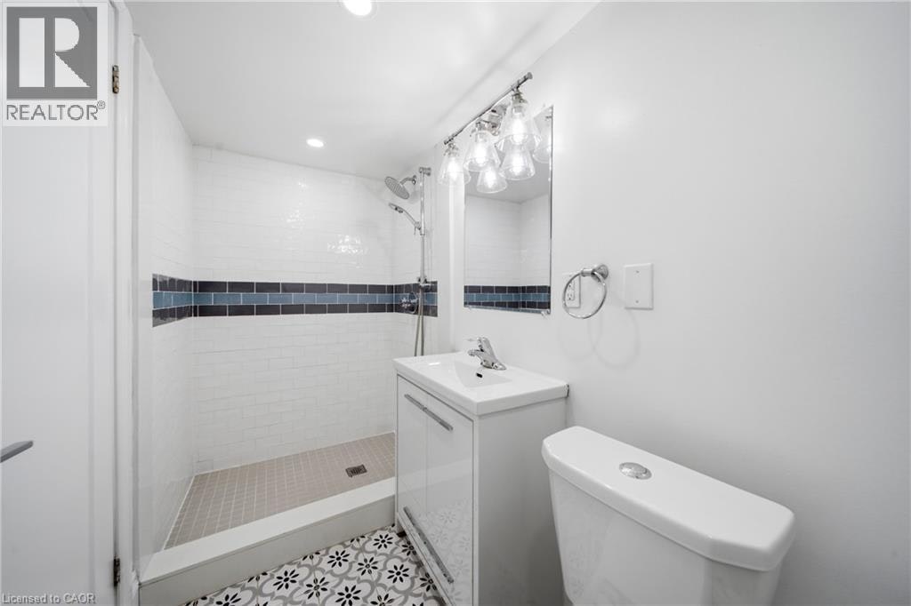 3R-1 Kingswood Road, Toronto, ON, M4E 3N4 - 13