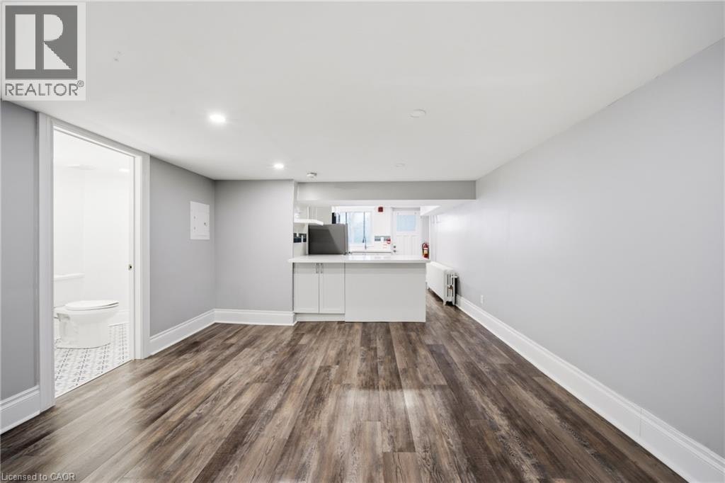 3R-1 Kingswood Road, Toronto, ON, M4E 3N4 - 9