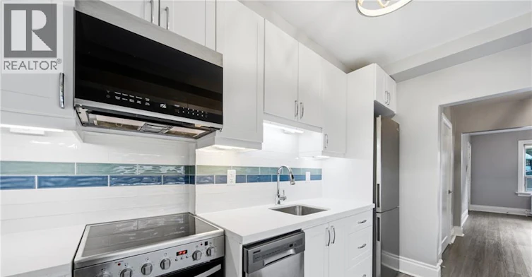 7M-1 Kingswood Road, Toronto, ON, M4E 3N4 - 17