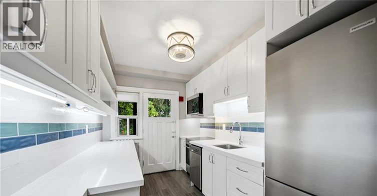 7M-1 Kingswood Road, Toronto, ON, M4E 3N4 - 14