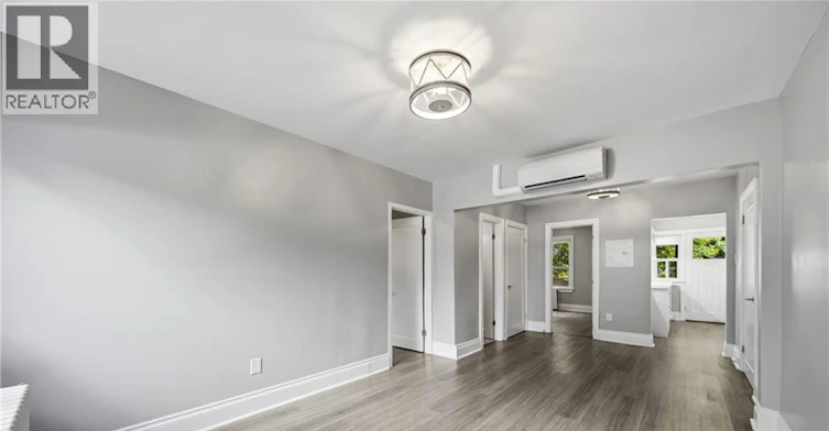 7M-1 Kingswood Road, Toronto, ON, M4E 3N4 - 7