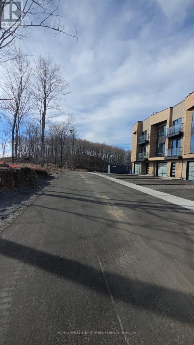 2-22 Chau Ha Circle, Huntsville, ON, P1H 0K3 - 2