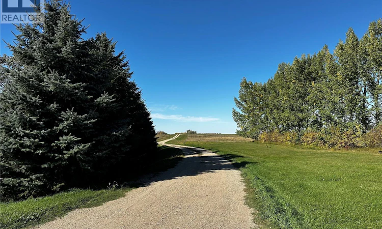 18 67 Qu'appelle Acres South
