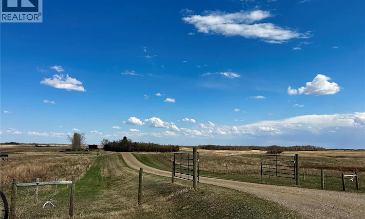 18 67 Qu'appelle Acres South