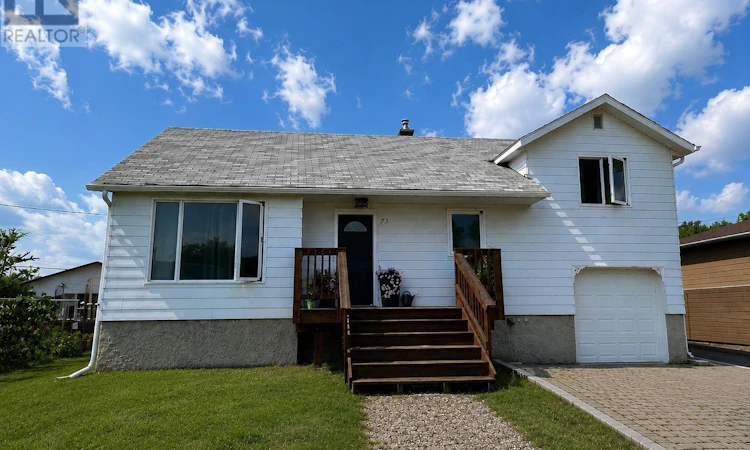73 Dickenson Road