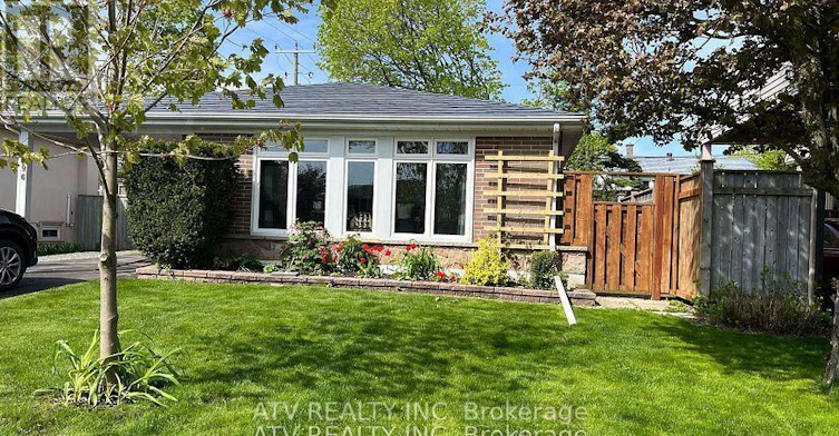 696 Balaton Avenue, Pickering, ON, L1W 1W1
