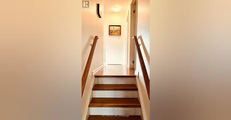 696 Balaton Avenue, Pickering, ON, L1W 1W1 - 10