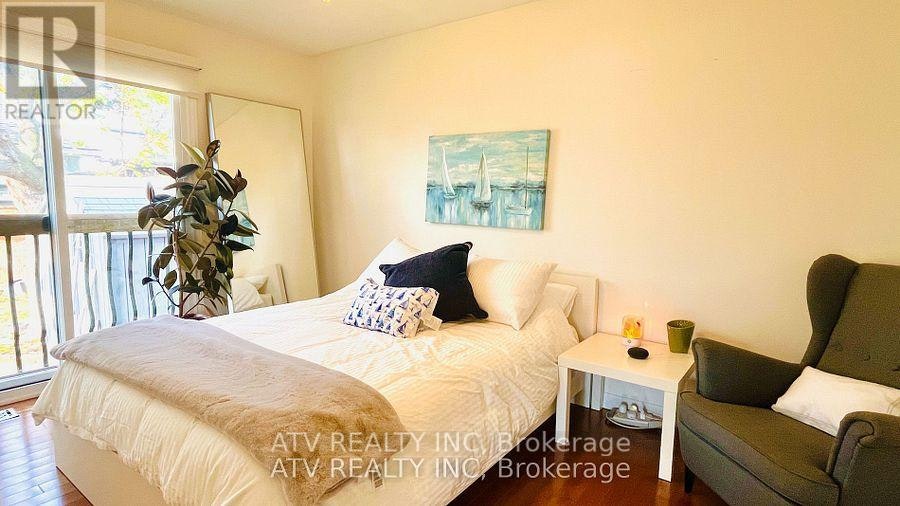 696 Balaton Avenue, Pickering, ON, L1W 1W1 - 8