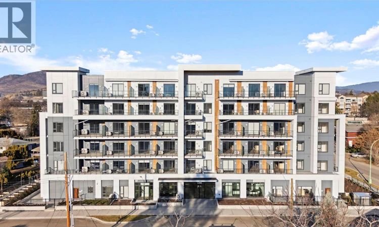 212-1380 Pridham Avenue