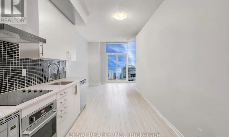 2321-352 Front Street W