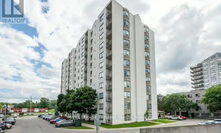505-333 Commissioners Road W