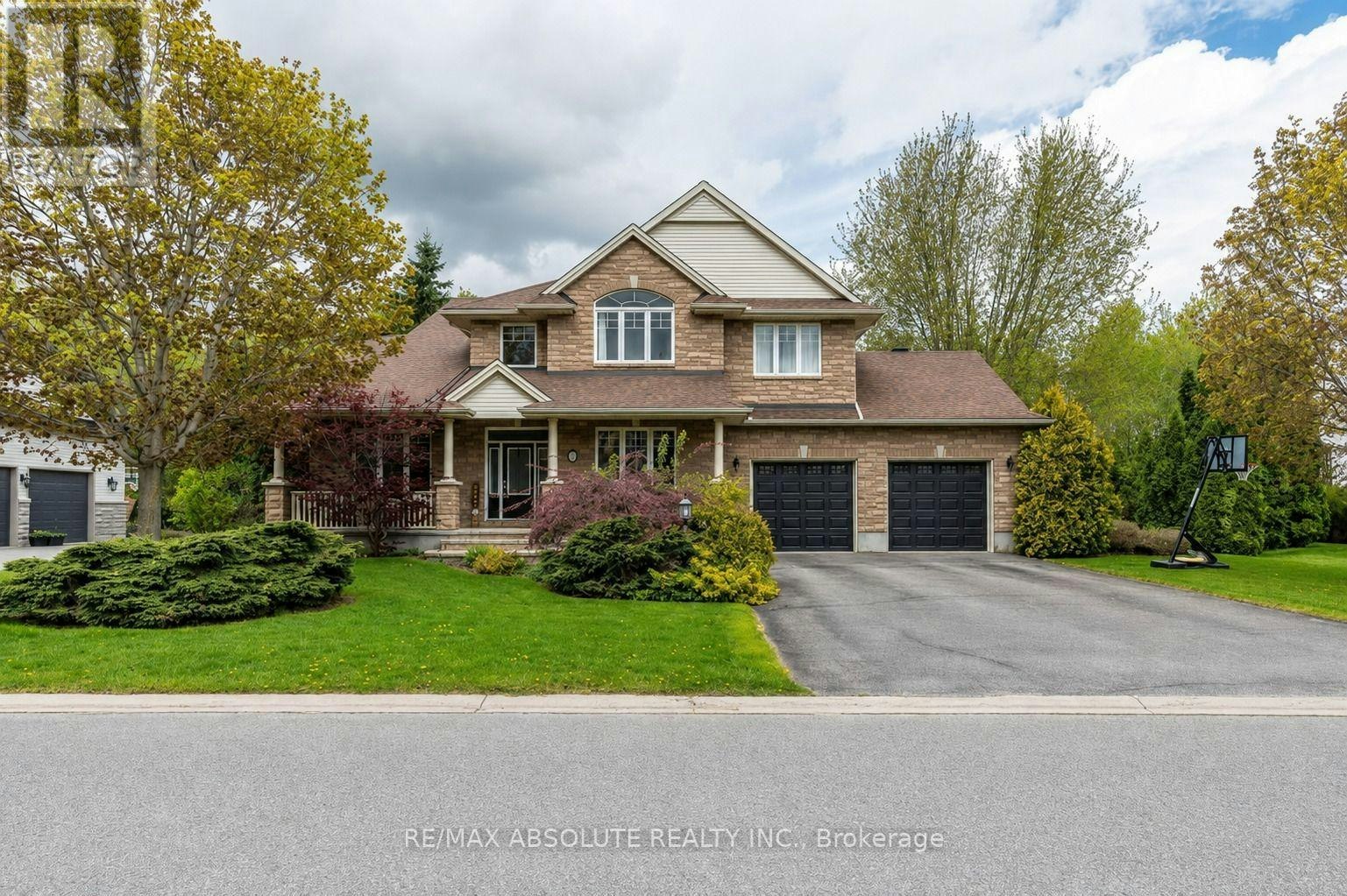 26 Cypress Gardens, Ottawa, ON, K2S 1W6