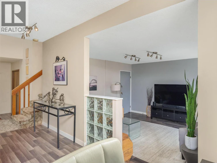 7807 Corona Court, Coldstream, BC, V1B 2C2 - 18