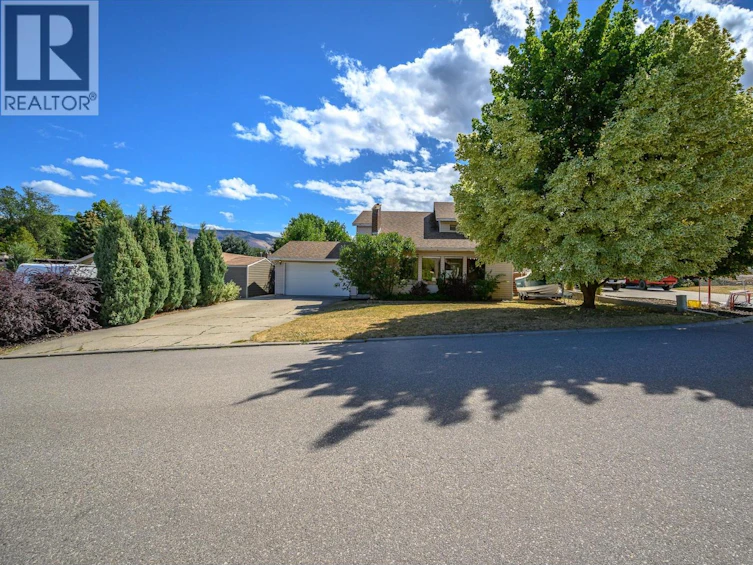 7807 Corona Court, Coldstream, BC, V1B 2C2 - 2