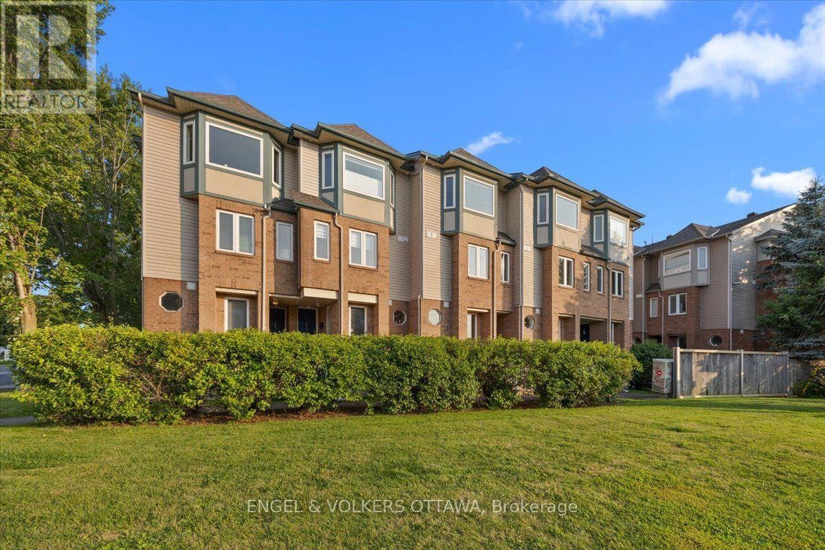 9-2820 Baseline Road, Ottawa, ON, K2H 1G9