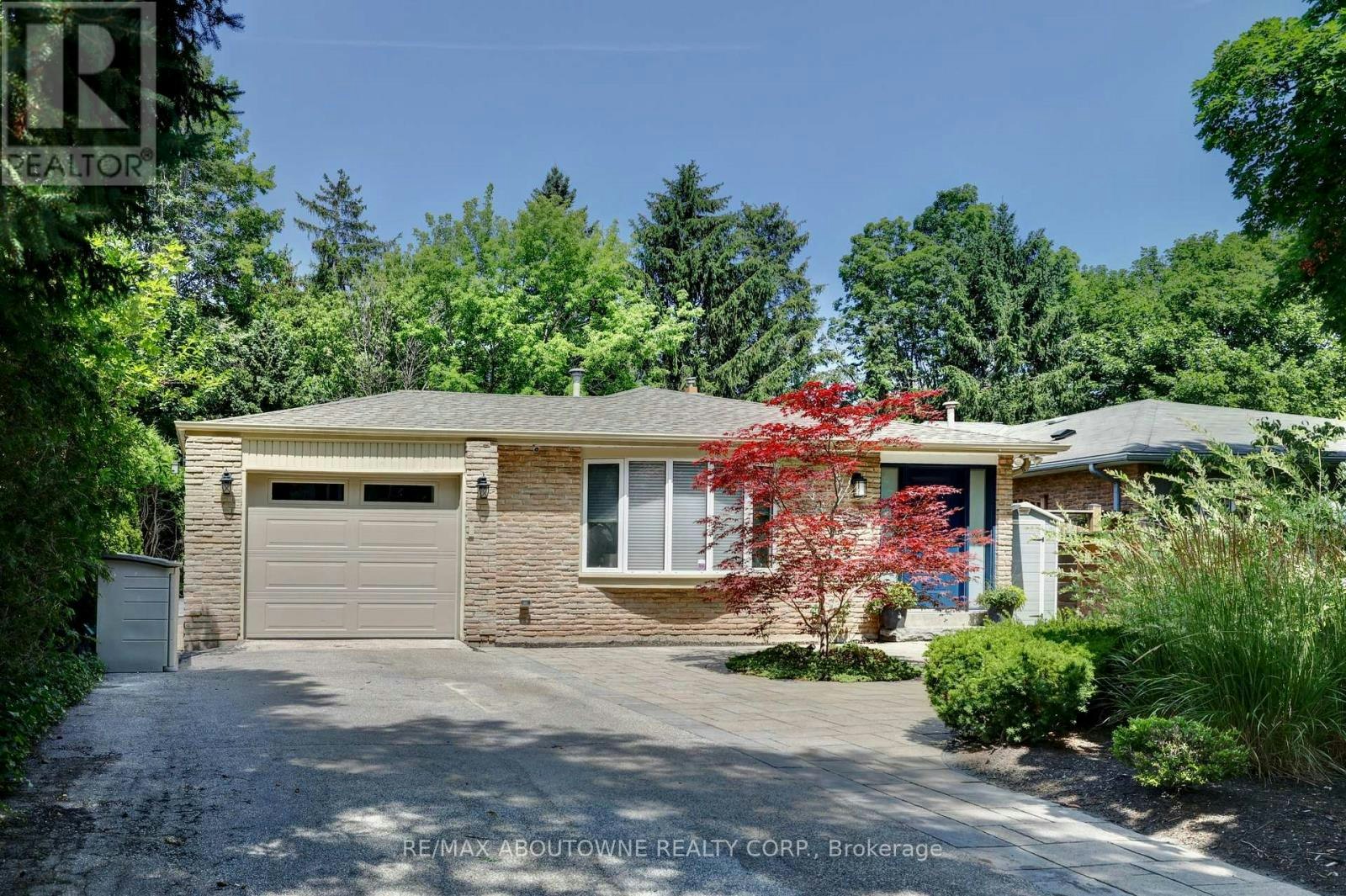 497 Anthony Drive, Oakville, ON, L6J 2K6