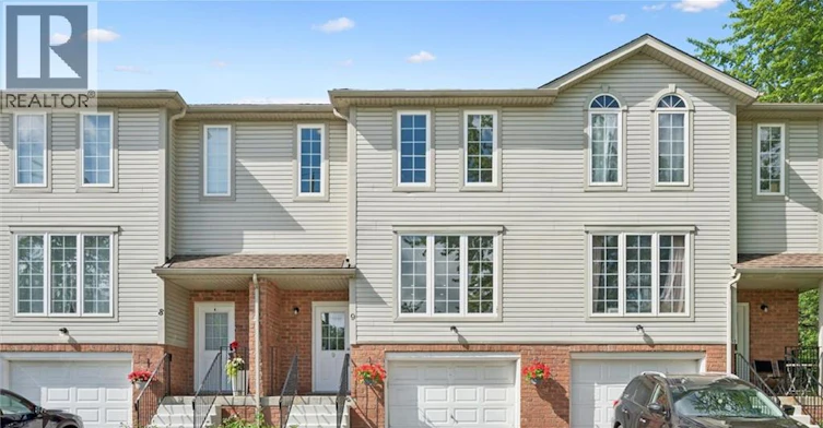 9-600 White Elm Boulevard, Waterloo, ON, N2V 2V2