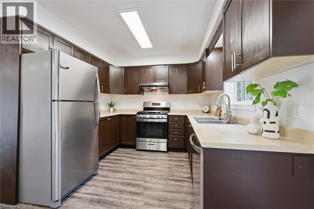 9-600 White Elm Boulevard, Waterloo, ON, N2V 2V2 - 7