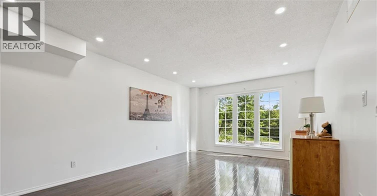 9-600 White Elm Boulevard, Waterloo, ON, N2V 2V2 - 3